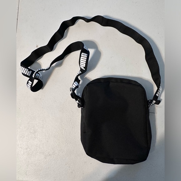 PUMA Holographic Crossbody - Picture 2 of 2